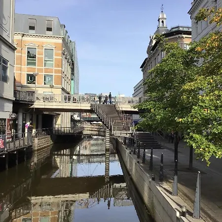 Lovely 2 Bedroom In The Centre Of Appartamento Århus