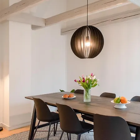 Lovely 2 Bedroom In The Centre Of